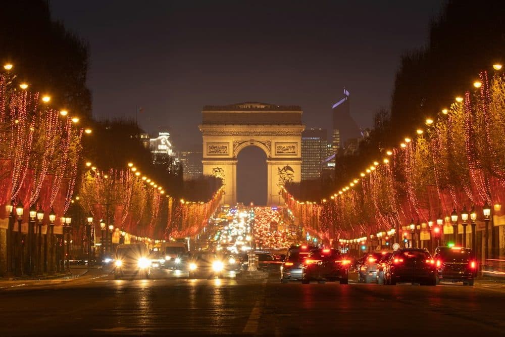 Noël on the Champs-Élysées